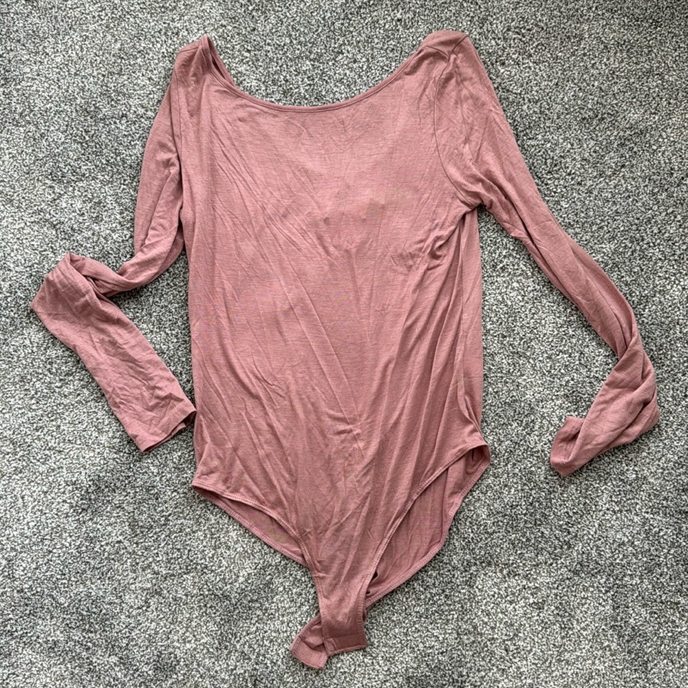 NWT Pink/light mauve onesie — L